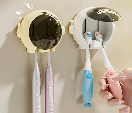 Astronaut Toothbrush Holder